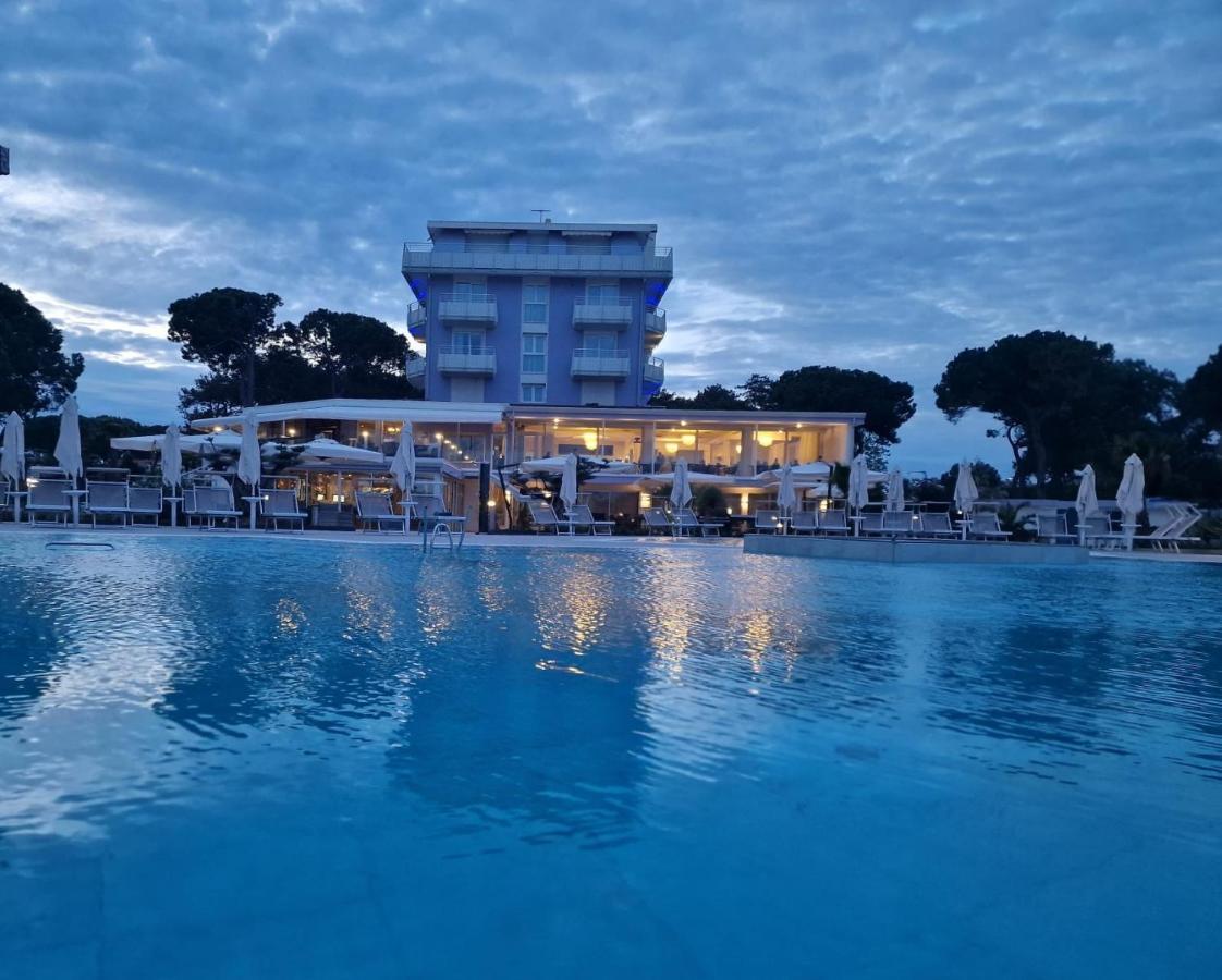 Fantinello Hotel Каорле Экстерьер фото