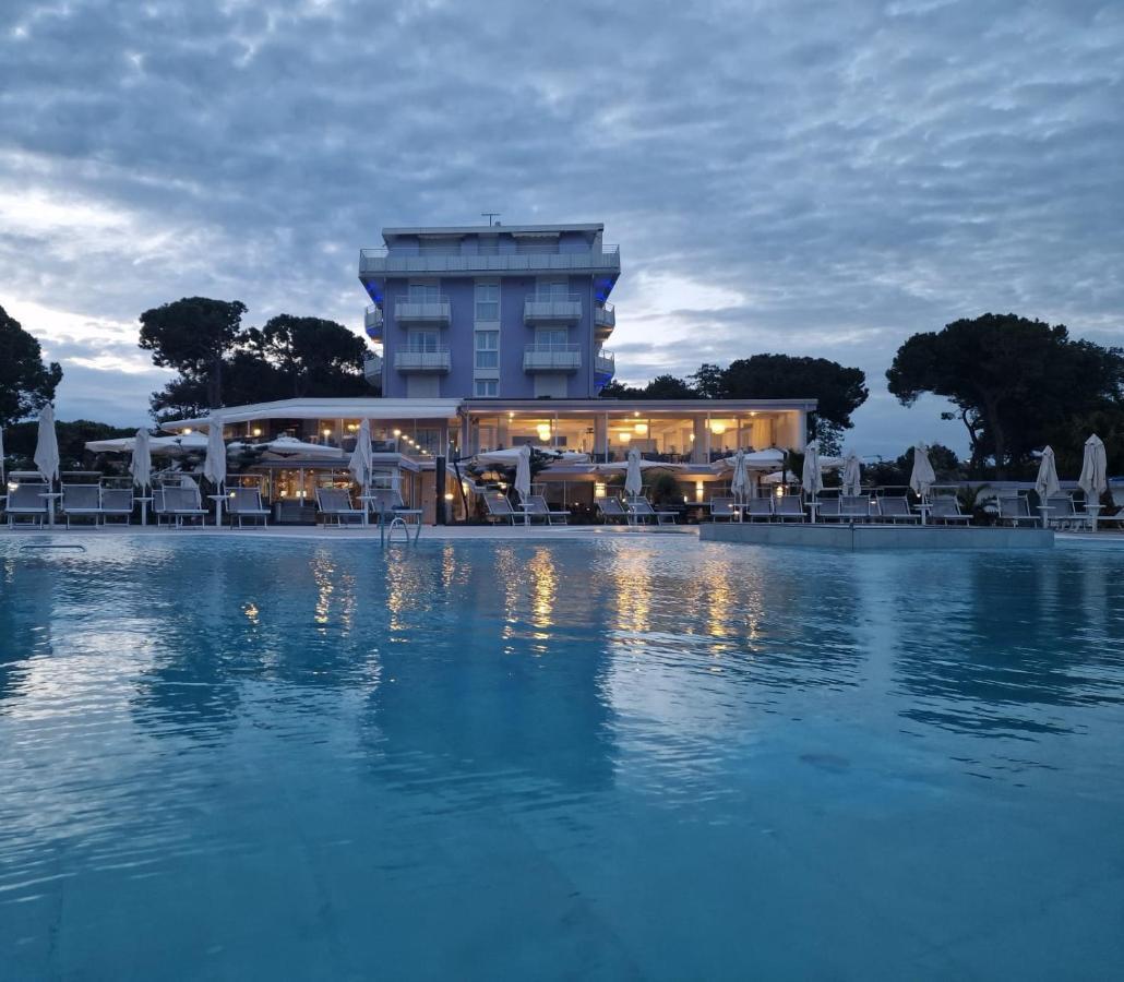 Fantinello Hotel Каорле Экстерьер фото