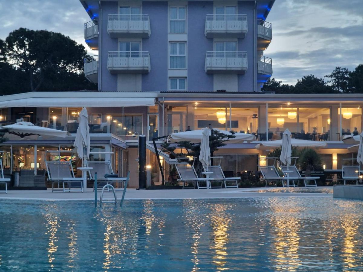 Fantinello Hotel Каорле Экстерьер фото
