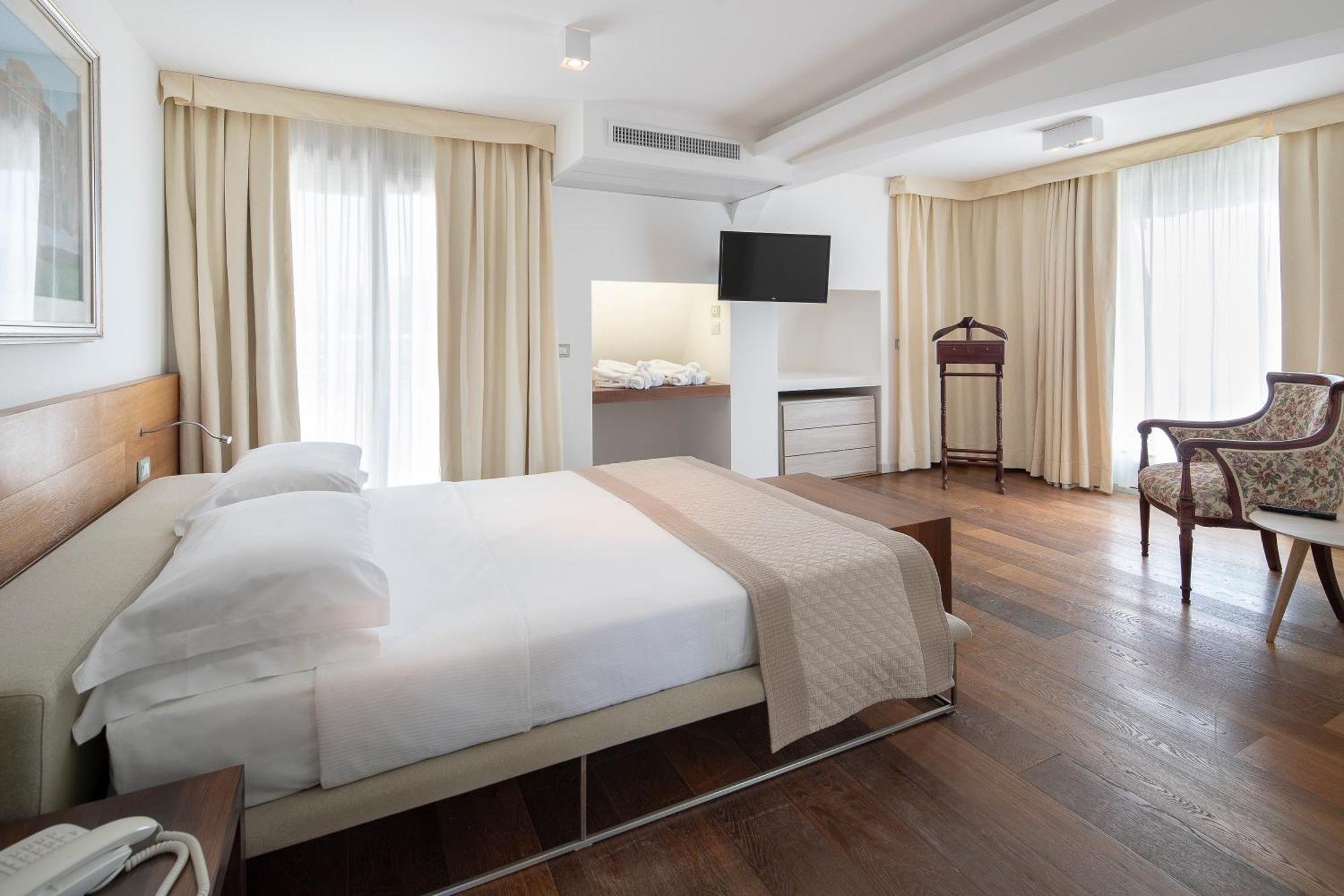 Fantinello Hotel Каорле Экстерьер фото