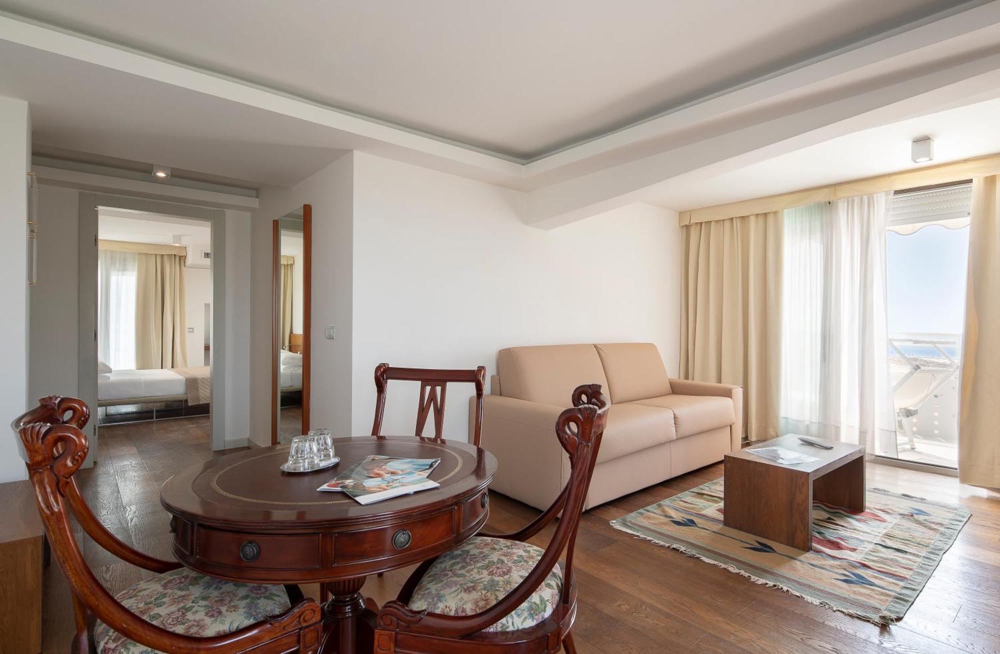 Fantinello Hotel Каорле Экстерьер фото