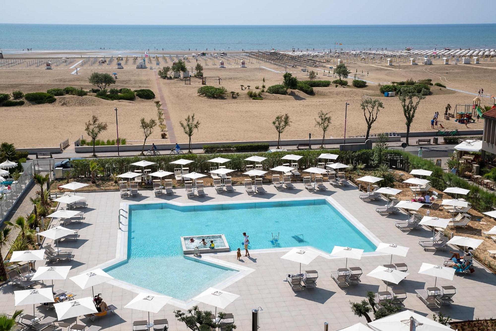 Fantinello Hotel Каорле Экстерьер фото