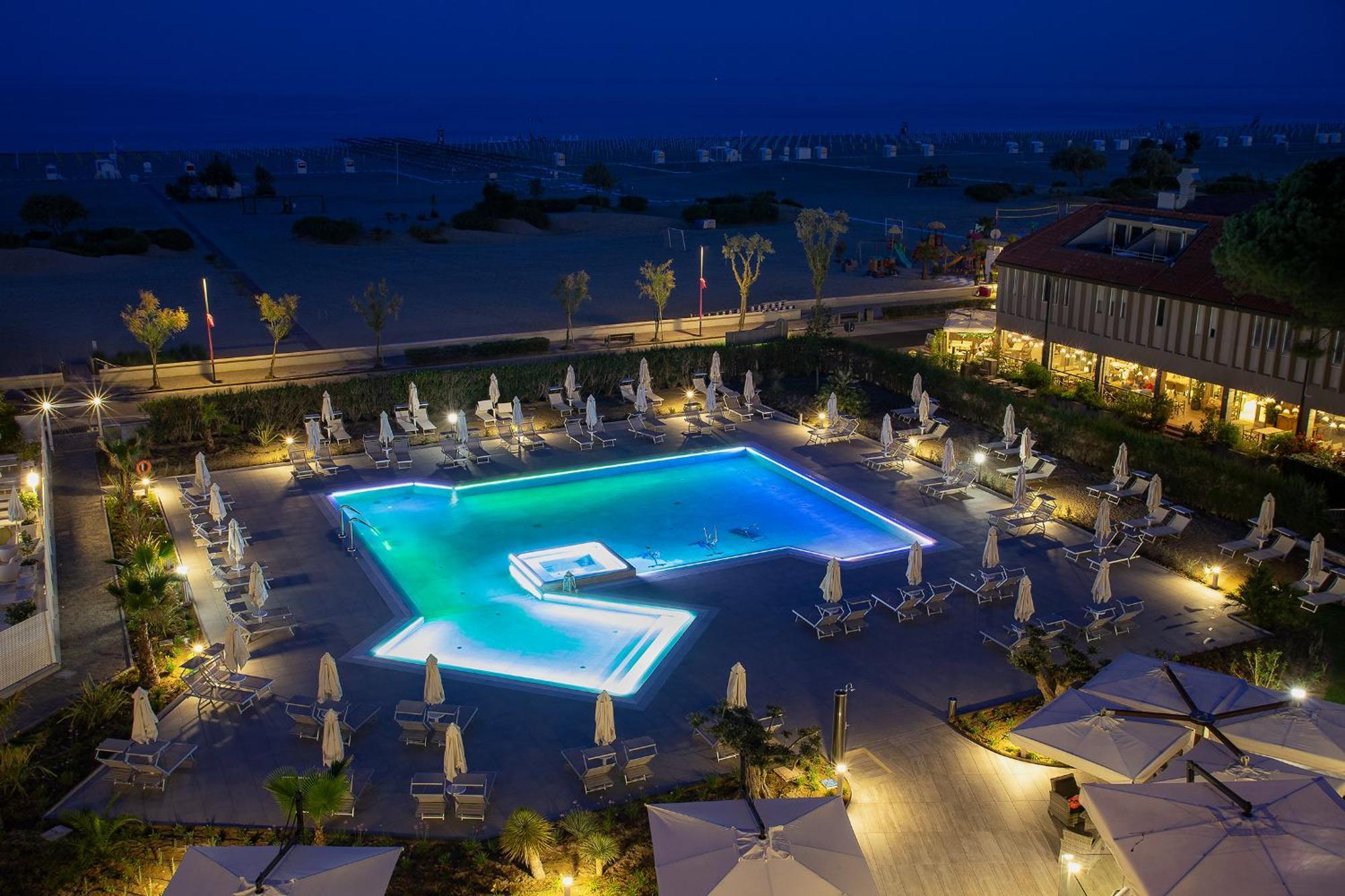 Fantinello Hotel Каорле Экстерьер фото