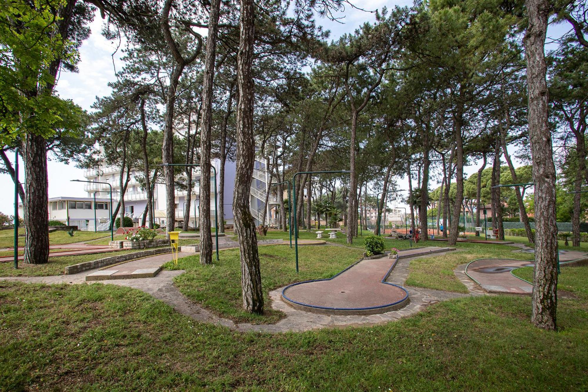 Fantinello Hotel Каорле Экстерьер фото