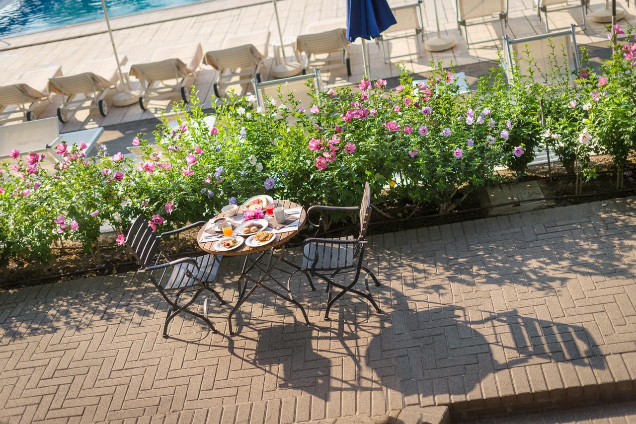 Fantinello Hotel Каорле Экстерьер фото