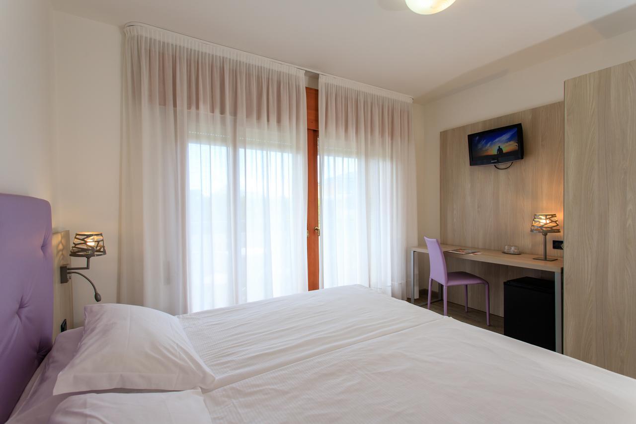 Fantinello Hotel Каорле Экстерьер фото