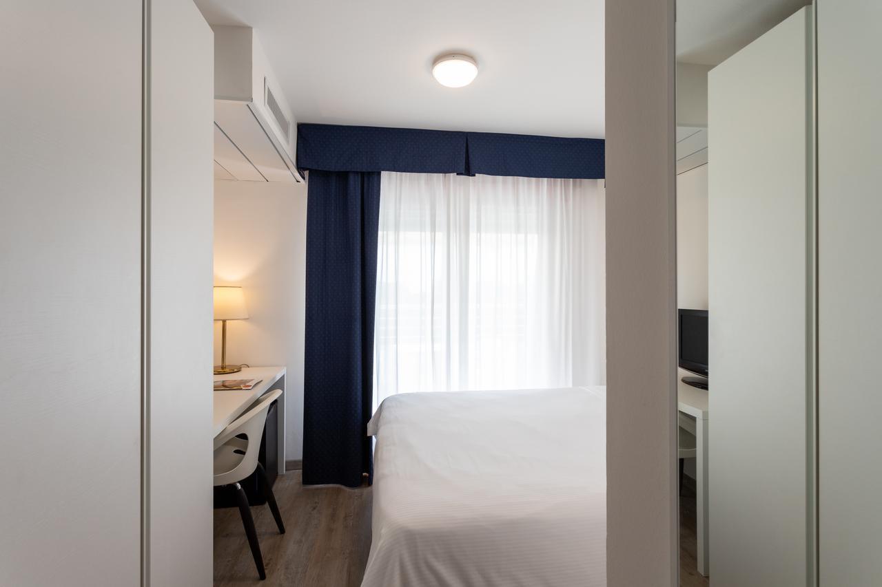 Fantinello Hotel Каорле Экстерьер фото