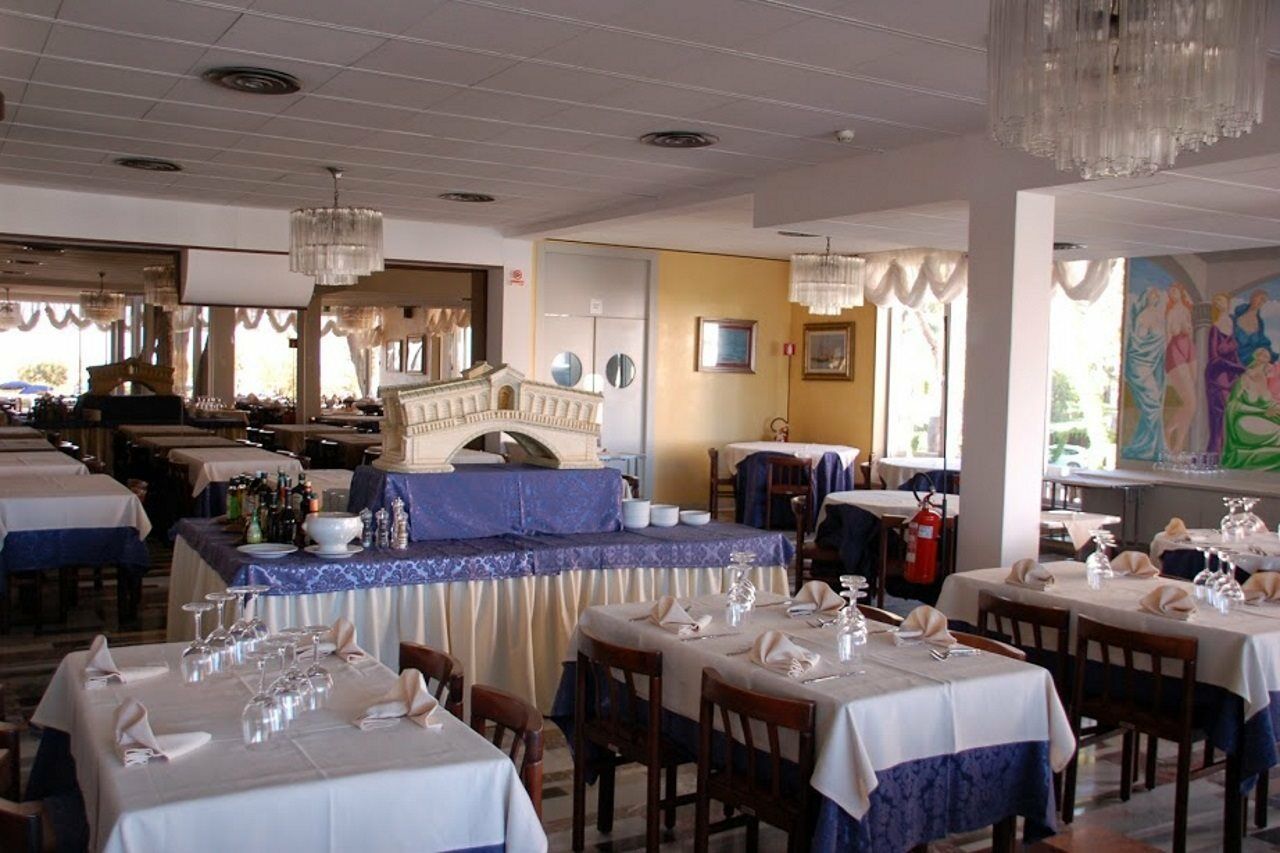 Fantinello Hotel Каорле Экстерьер фото